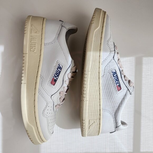 NWT Autry Medalist Low Women's Sneakers 👟 (#233) - Picture 4 of 10